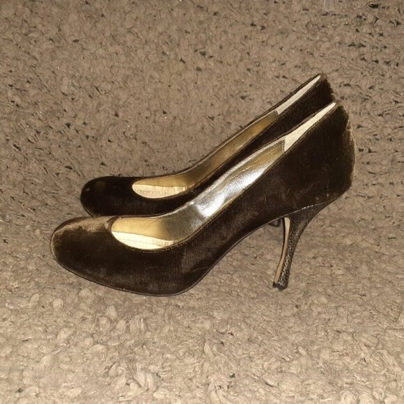 MAX STUDIO-Troy-Olive/Brown Velvet Round Toe Pumps-Filagree Heel-Sz 10-Near Mint - Picture 3 of 7